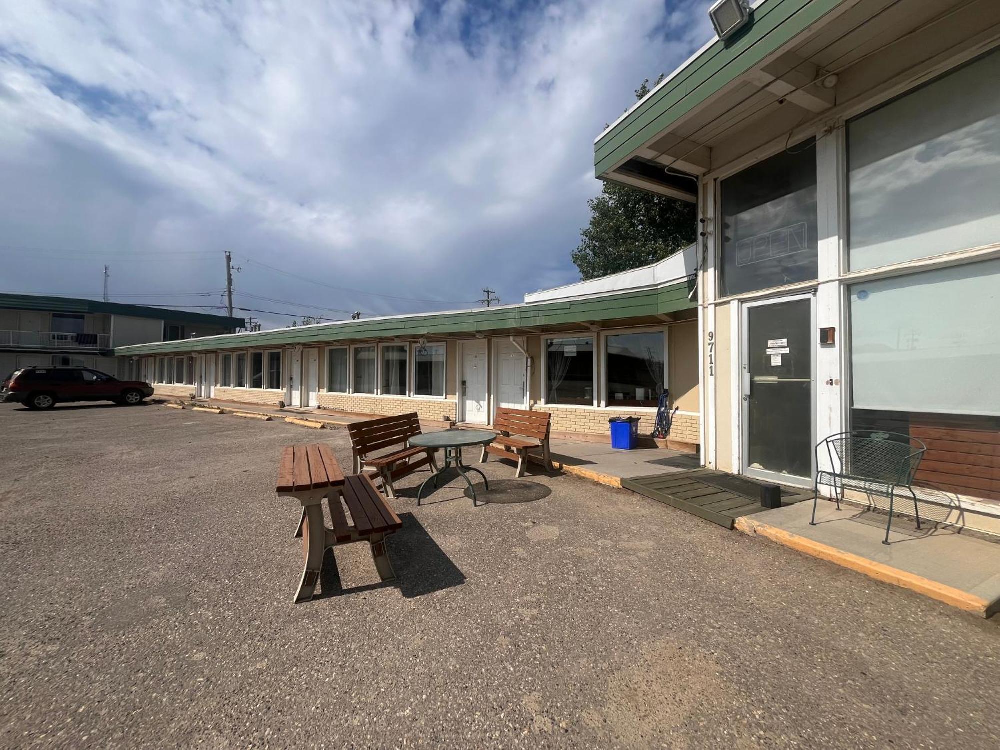 Caravan Motel Fort St. John Esterno foto