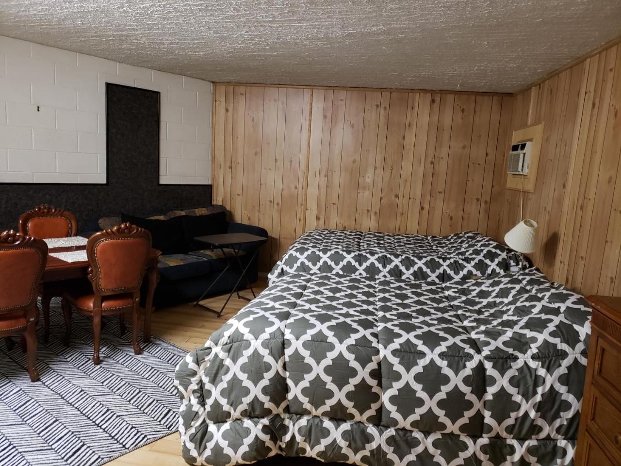 Caravan Motel Fort St. John Esterno foto