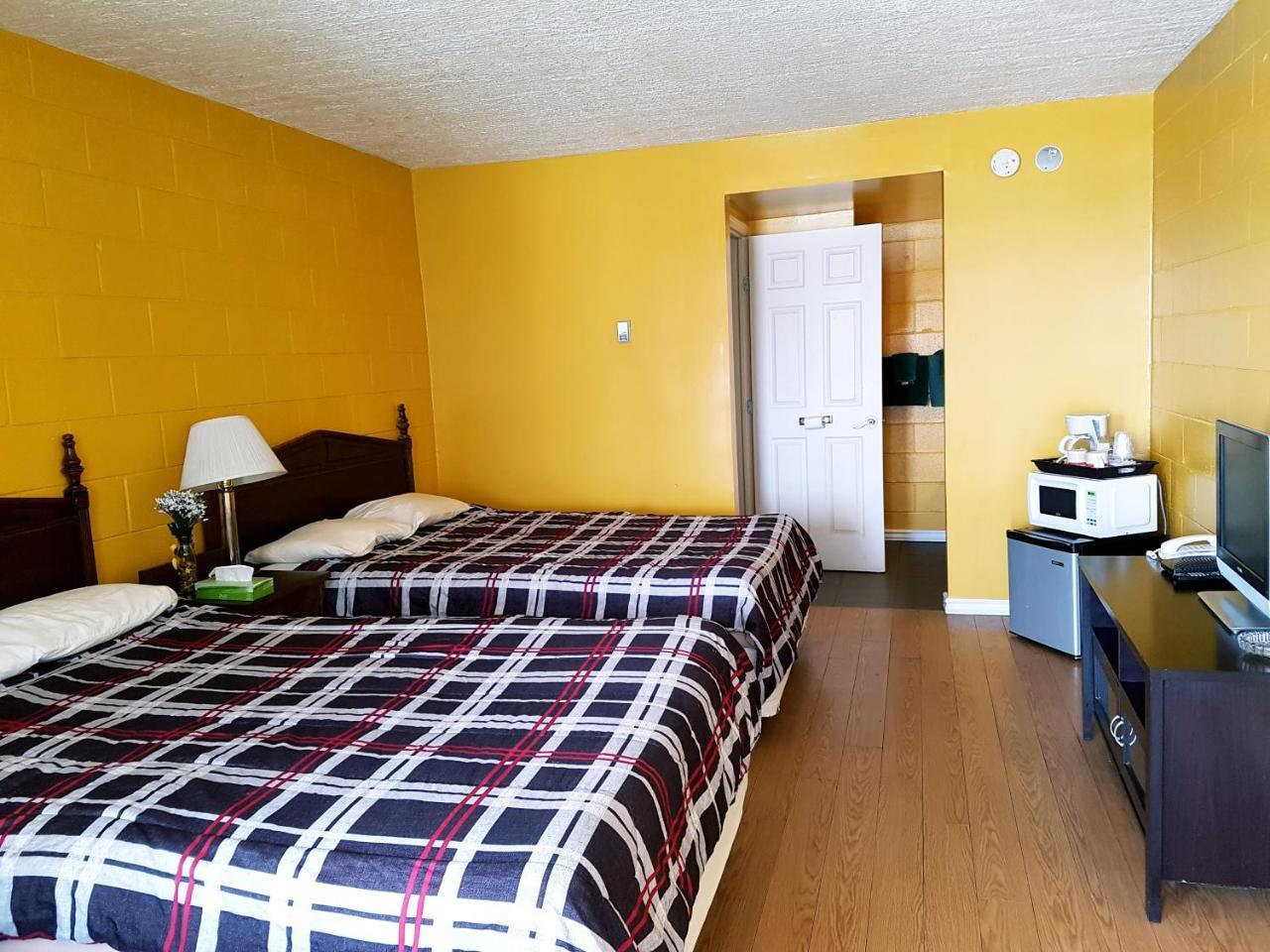 Caravan Motel Fort St. John Esterno foto
